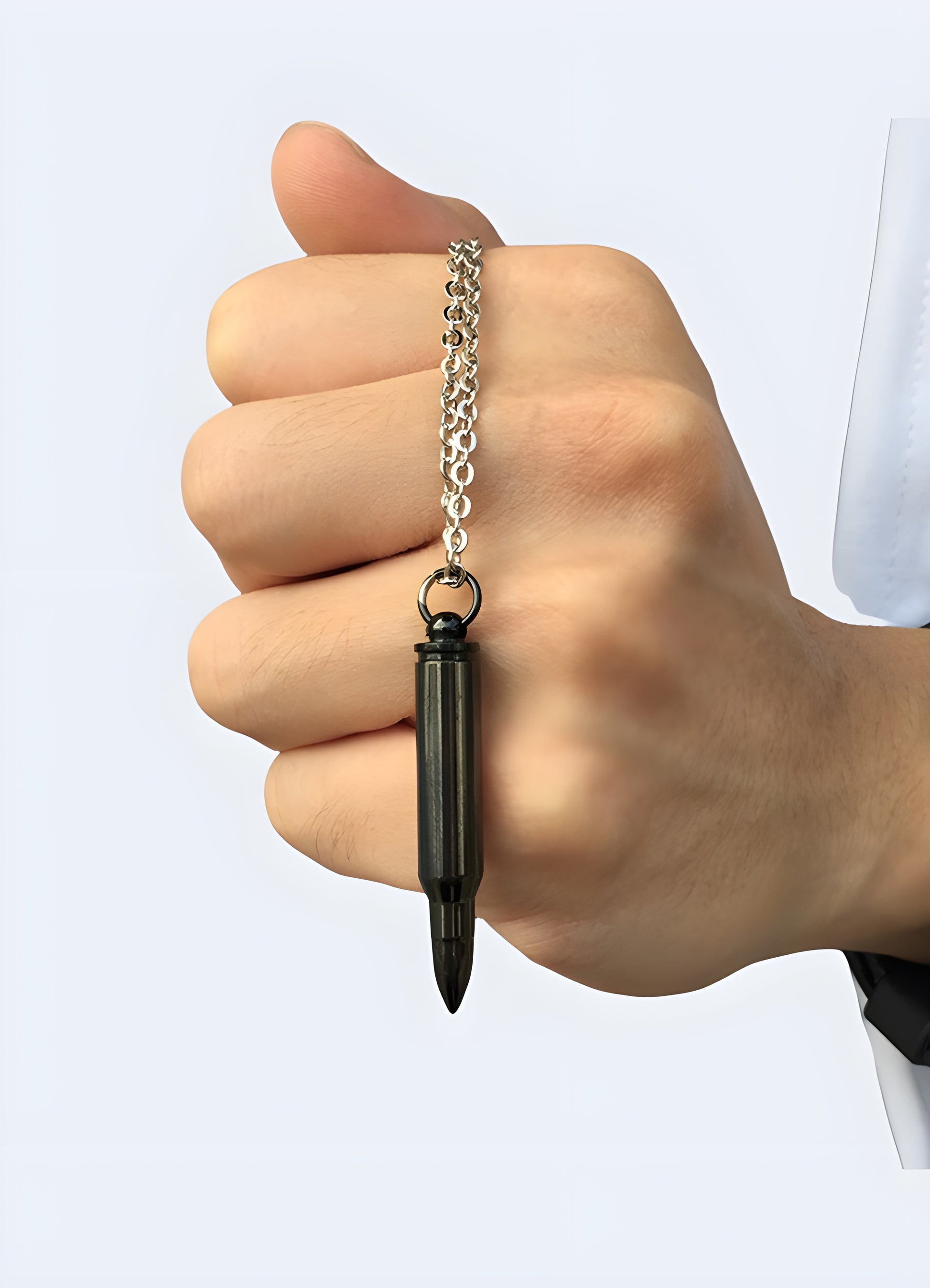 Bullet necklace black chain size: 50 cm long.