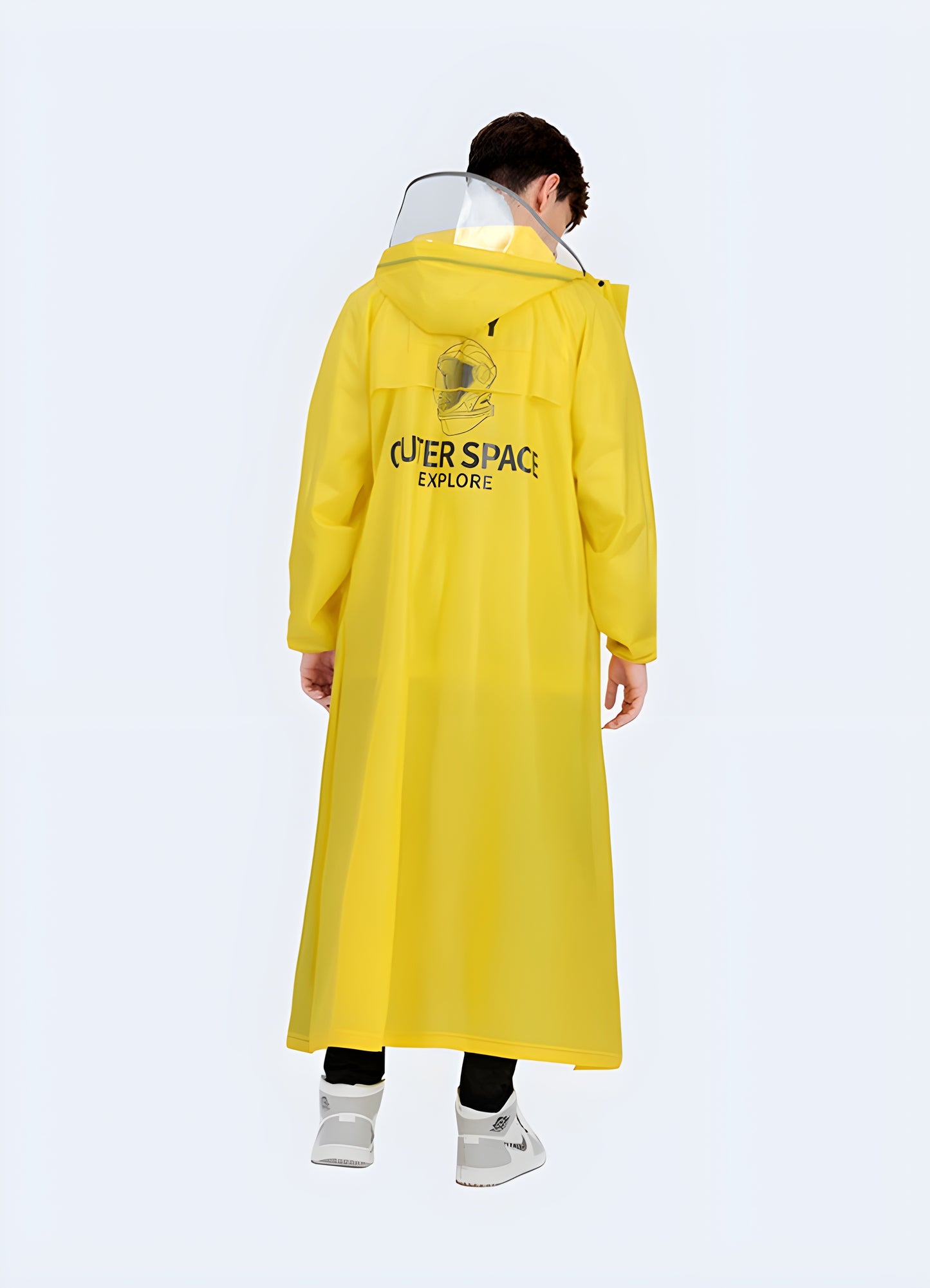 Technical Poncho, an embodiment of urban sophistication and cutting-edge design.