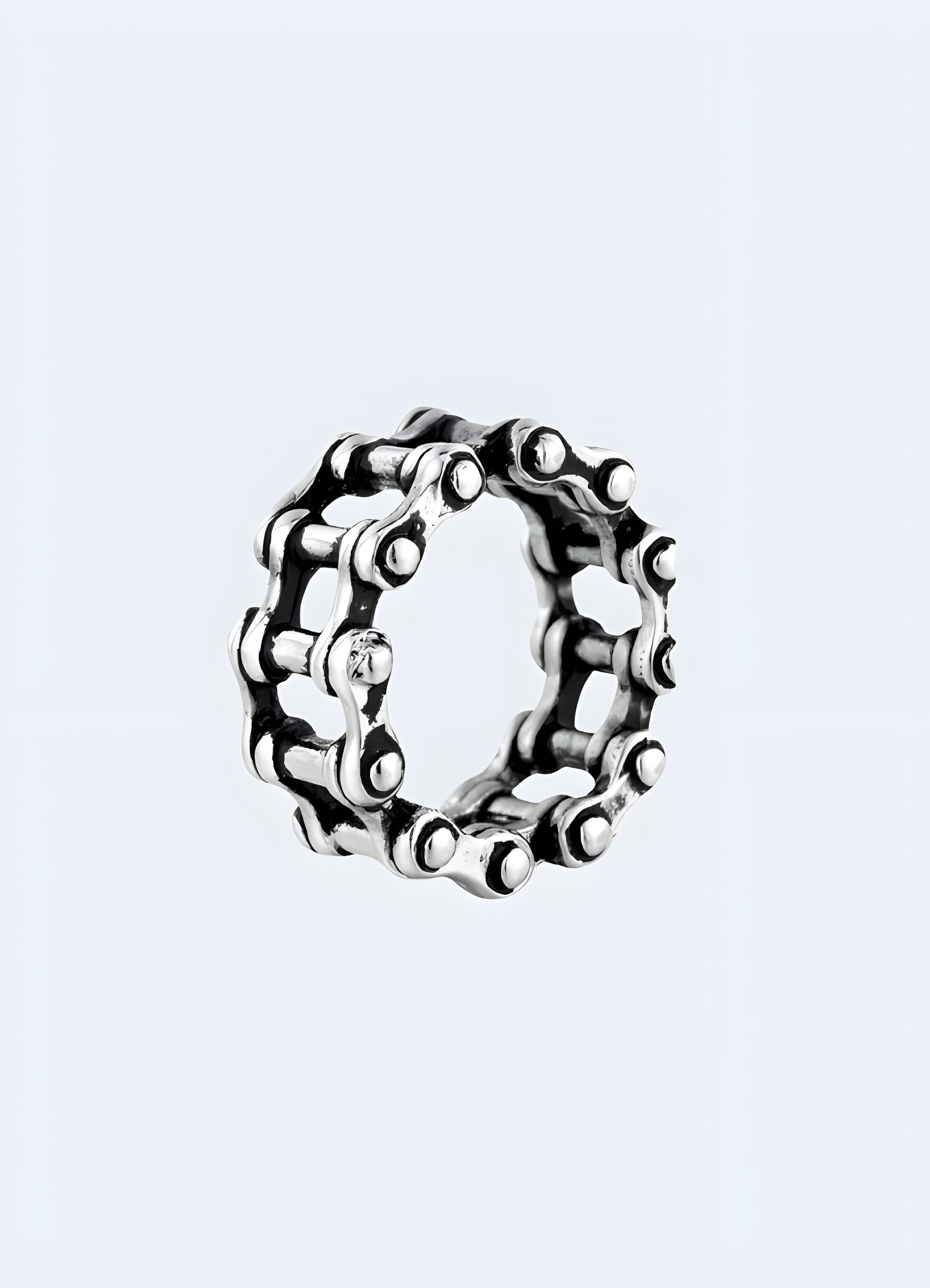 Size 7-12 textured design silver chain ring.