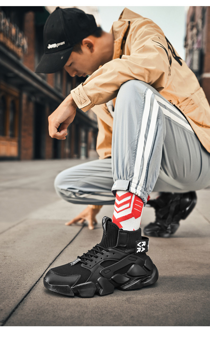 Perfect sneakers for everyday wear, going to work or sporting activities.