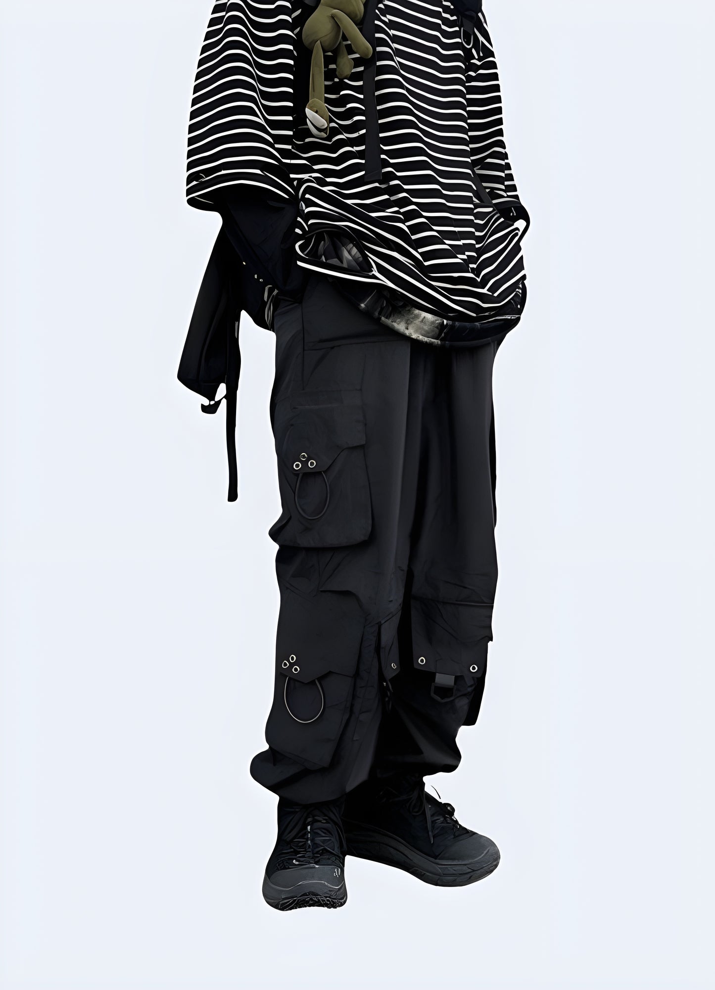 Angled seams & pockets techwear cargo pants women.