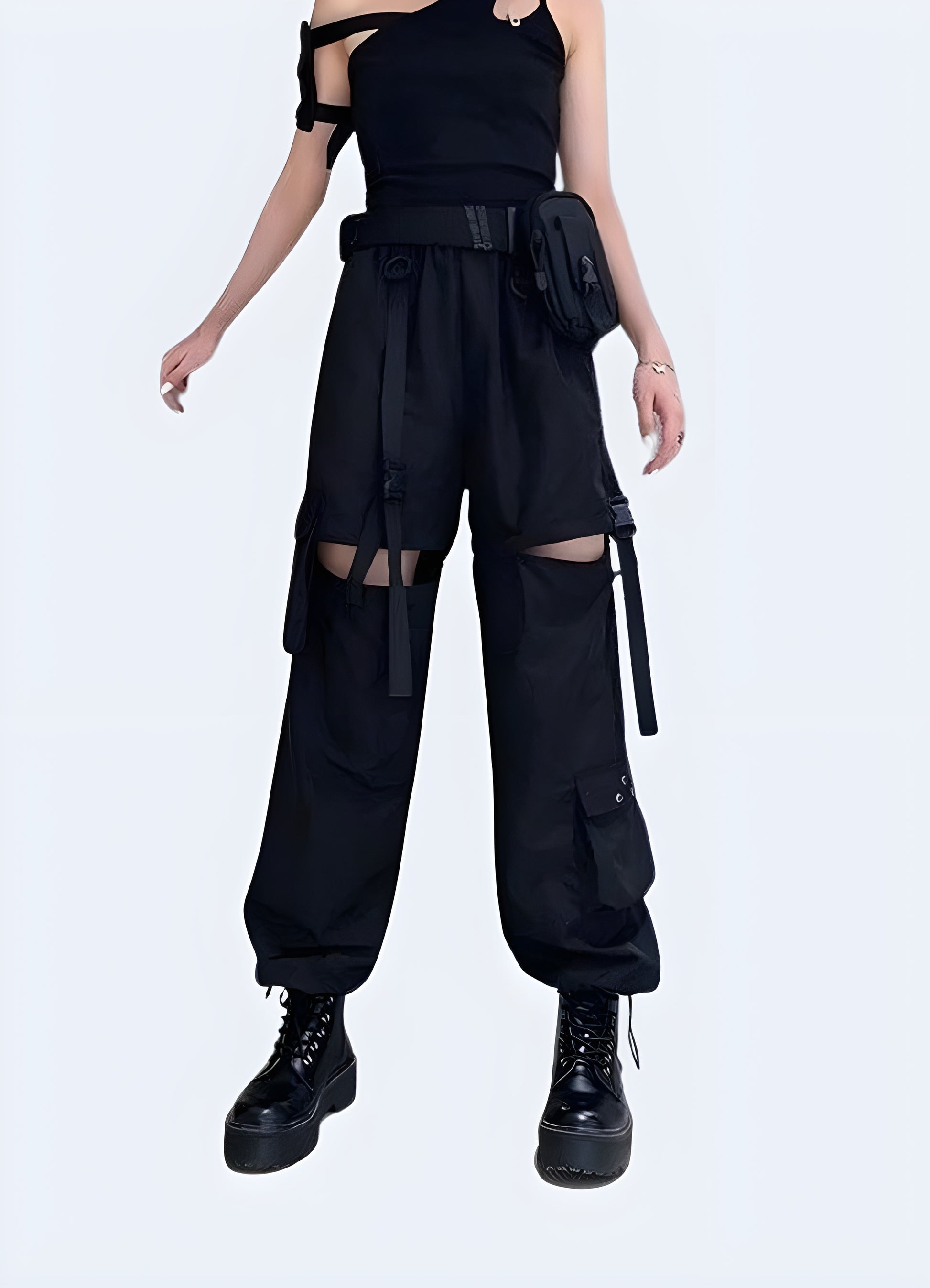 These black cargo pants are a wardrobe staple for women.
