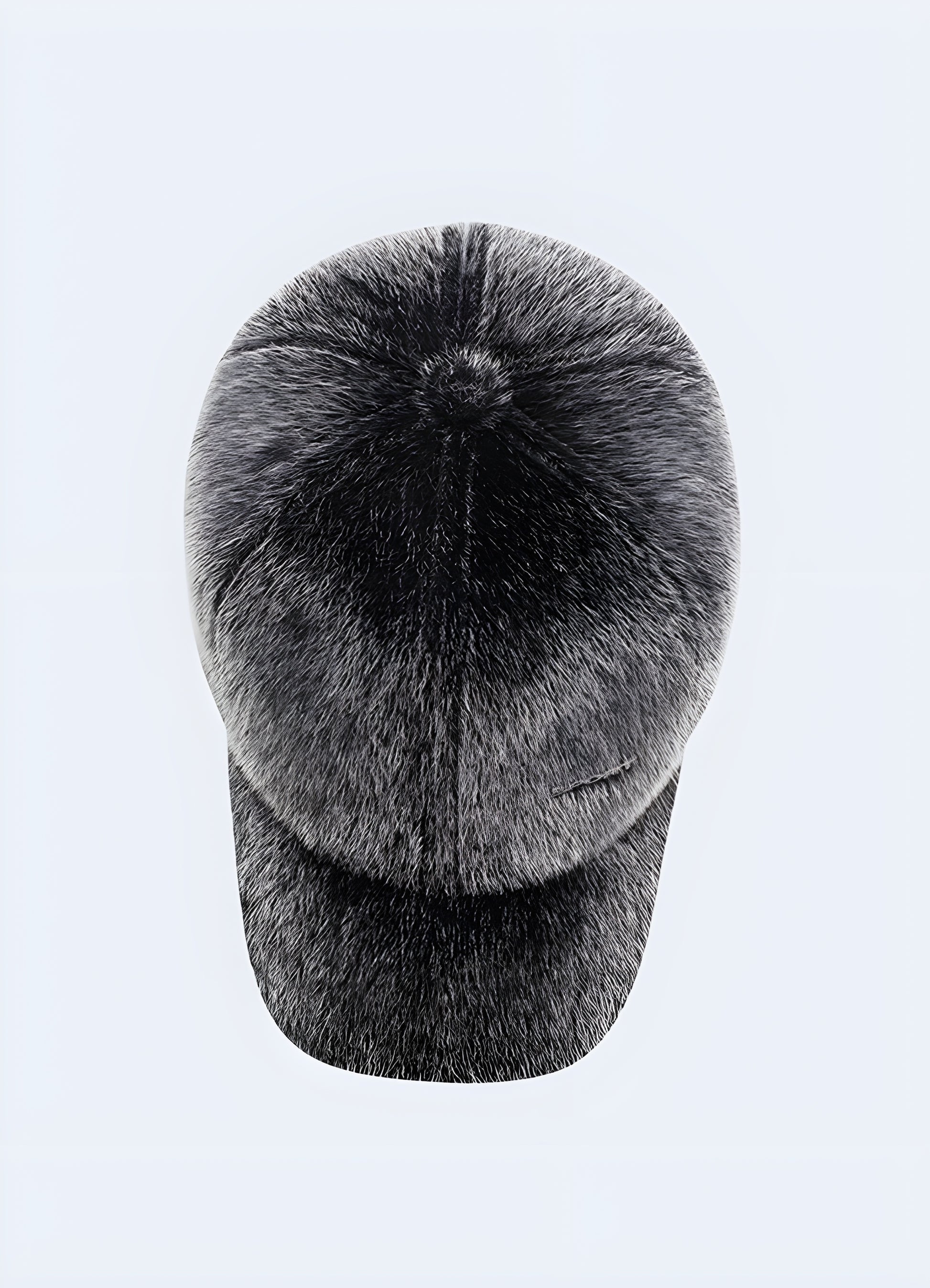 Its 100% faux fur evokes an air of distinction and offers a thick, warm, and resistant companion for everyday wear.