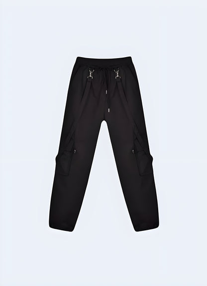 The pant straps accentuate the techwear style of these pants with a minimalist, fashion-forward fit.