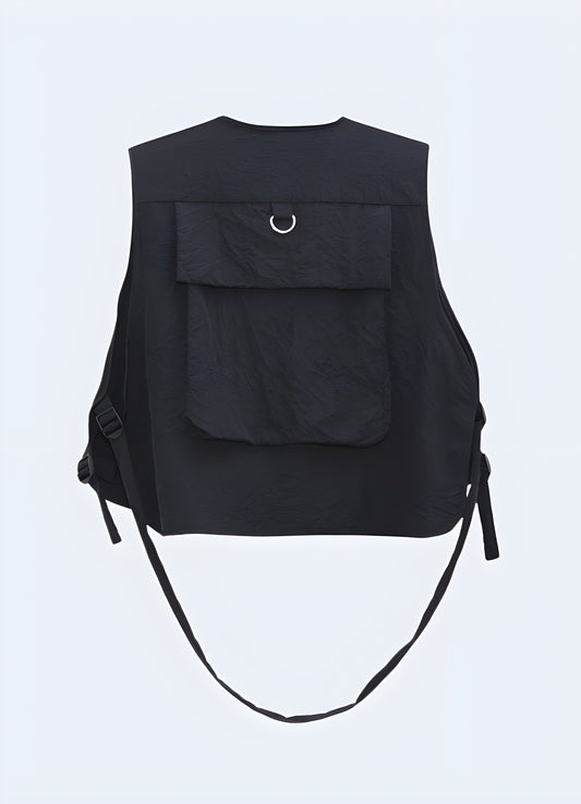 Detachable hood for versatility cargo vest.