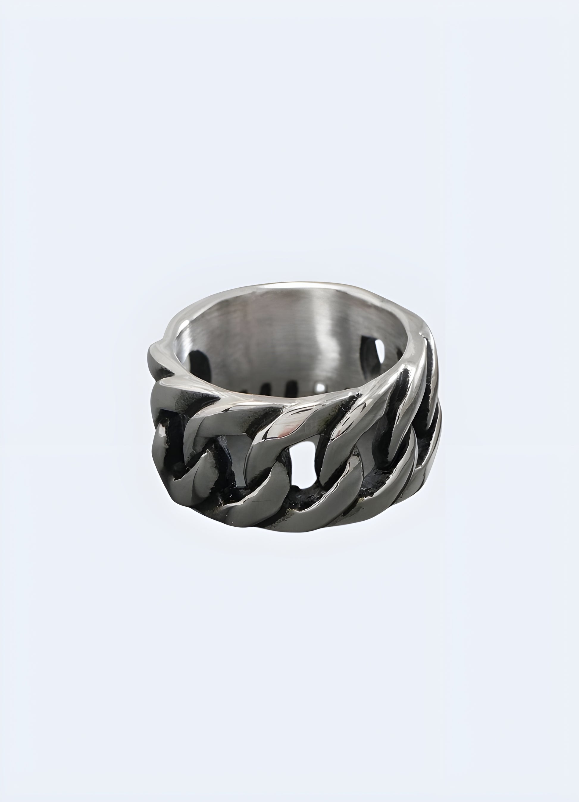 Minimalist style stainless steel chain ring.