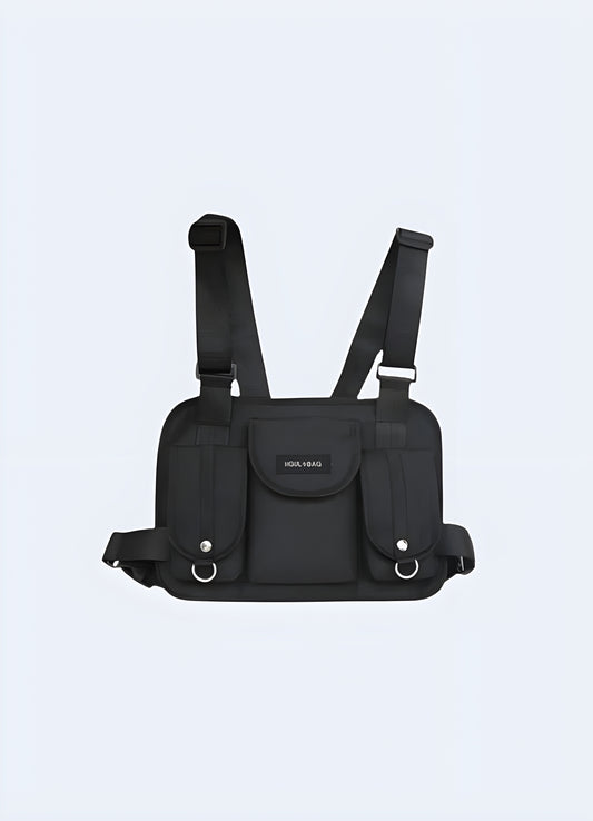Inspired by techwear’s impunity, this daily bag looks like almost everything has a dark aesthetic.