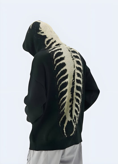 This centipede hoodie black is an ideal softshell to complete your techwear outfit.