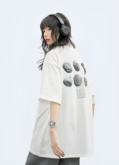 This Japanese oversize short-sleeve t-shirt, with its generous cut.