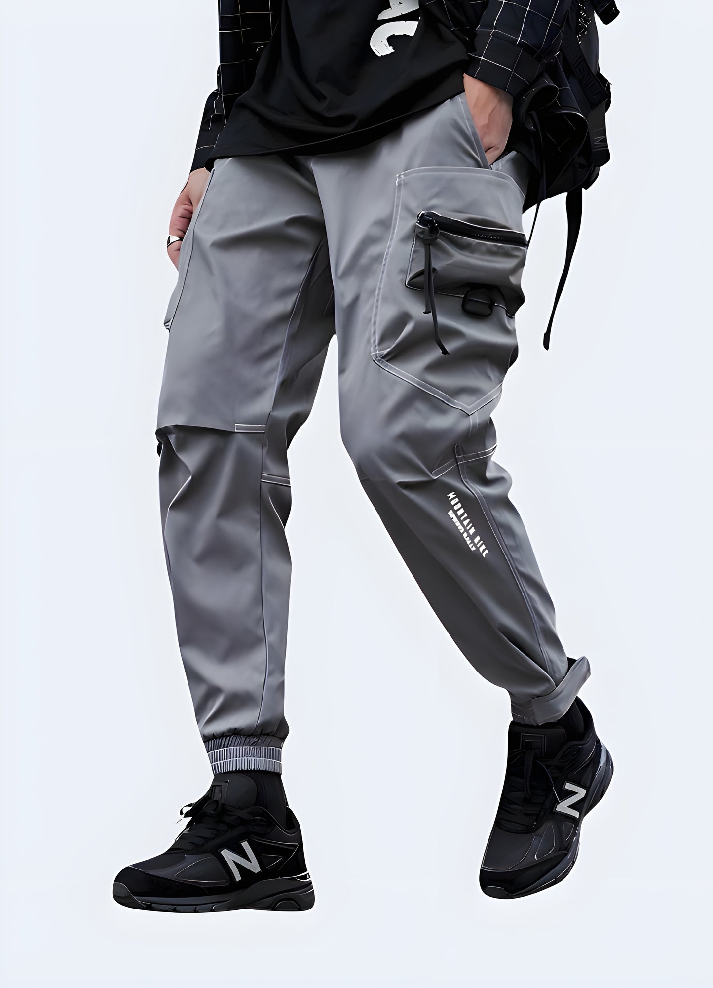 Move without limits in the stretchy cotton twill fabric grey skinny cargo pants