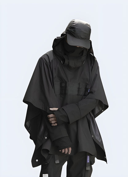 The tactica cloak two oversized pockets with snap flaps. 