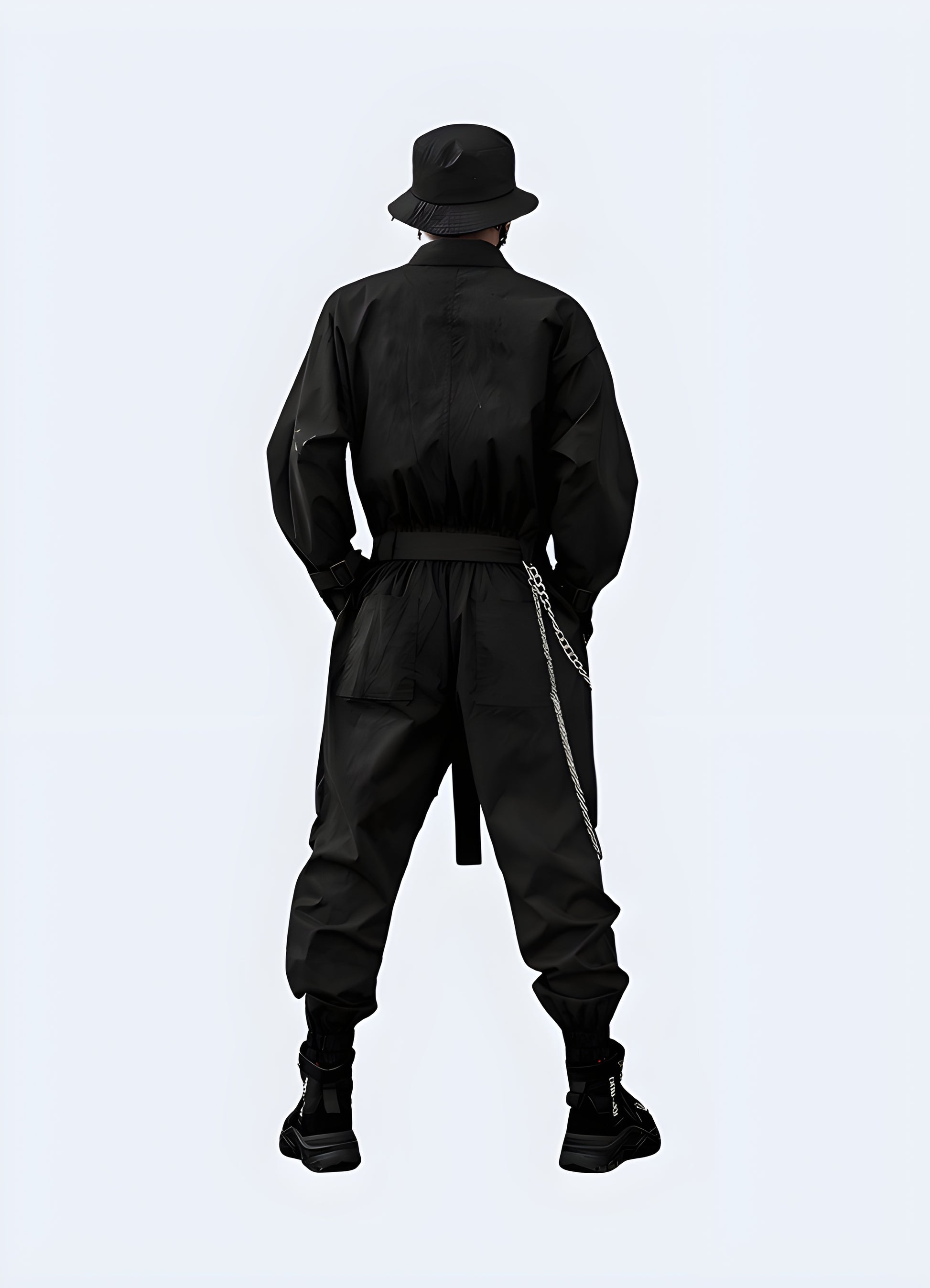  Elevate your everyday with this sporty techwear tracksuit.