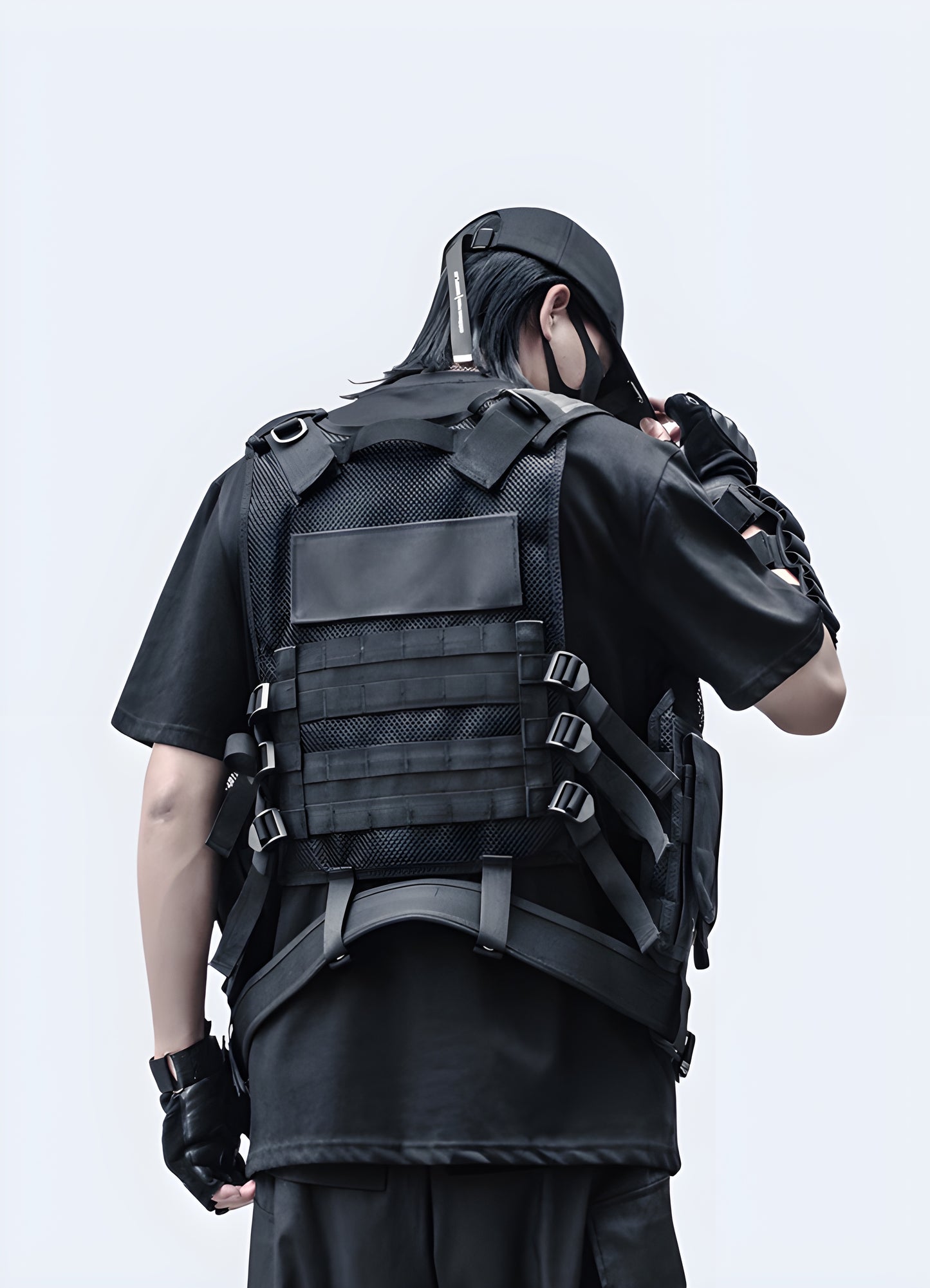 Ventilated mesh back keeps you comfortable in this protective bulletproof vest.