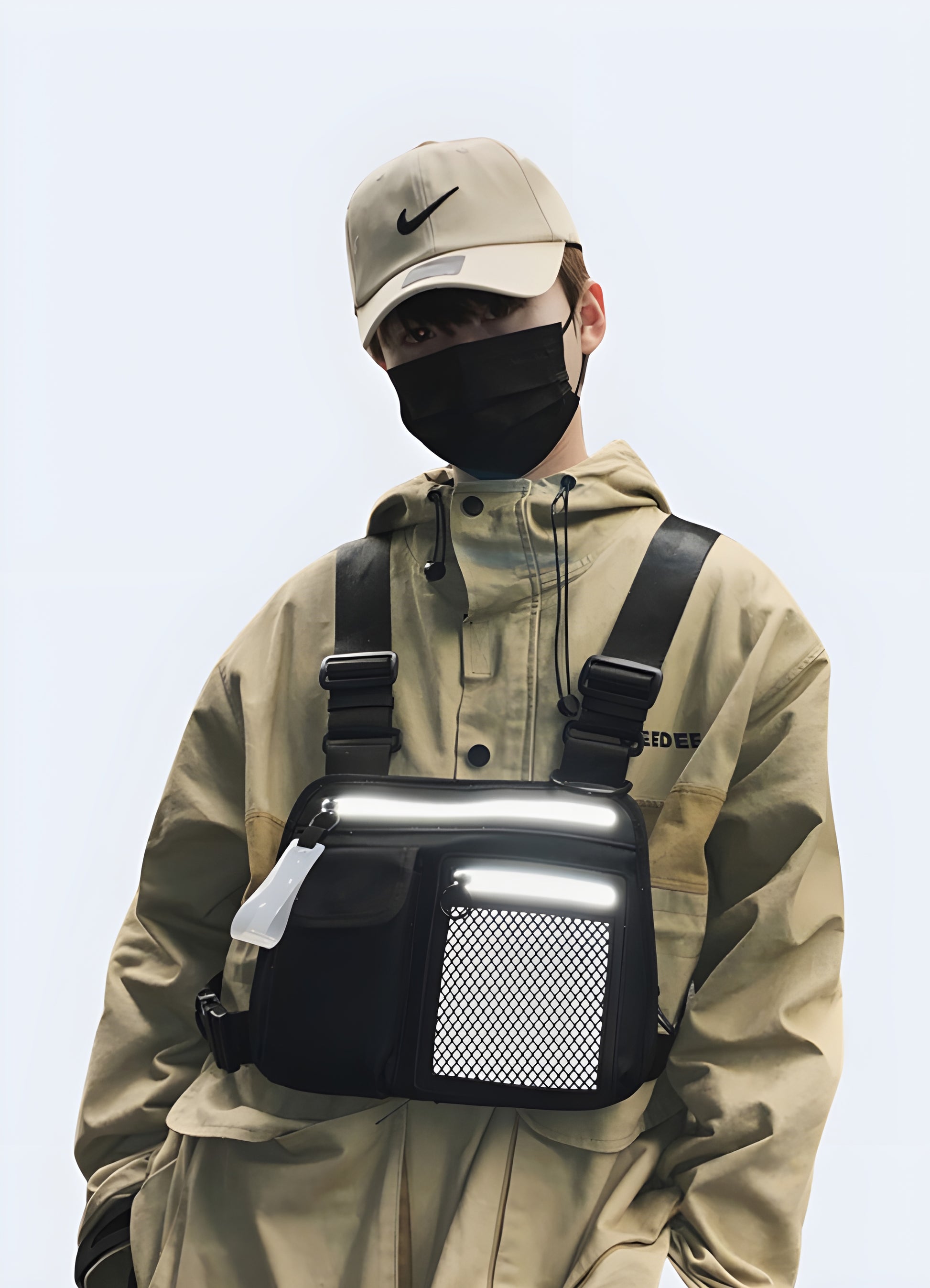 MOLLE modular attachment system zippered admin compartment.