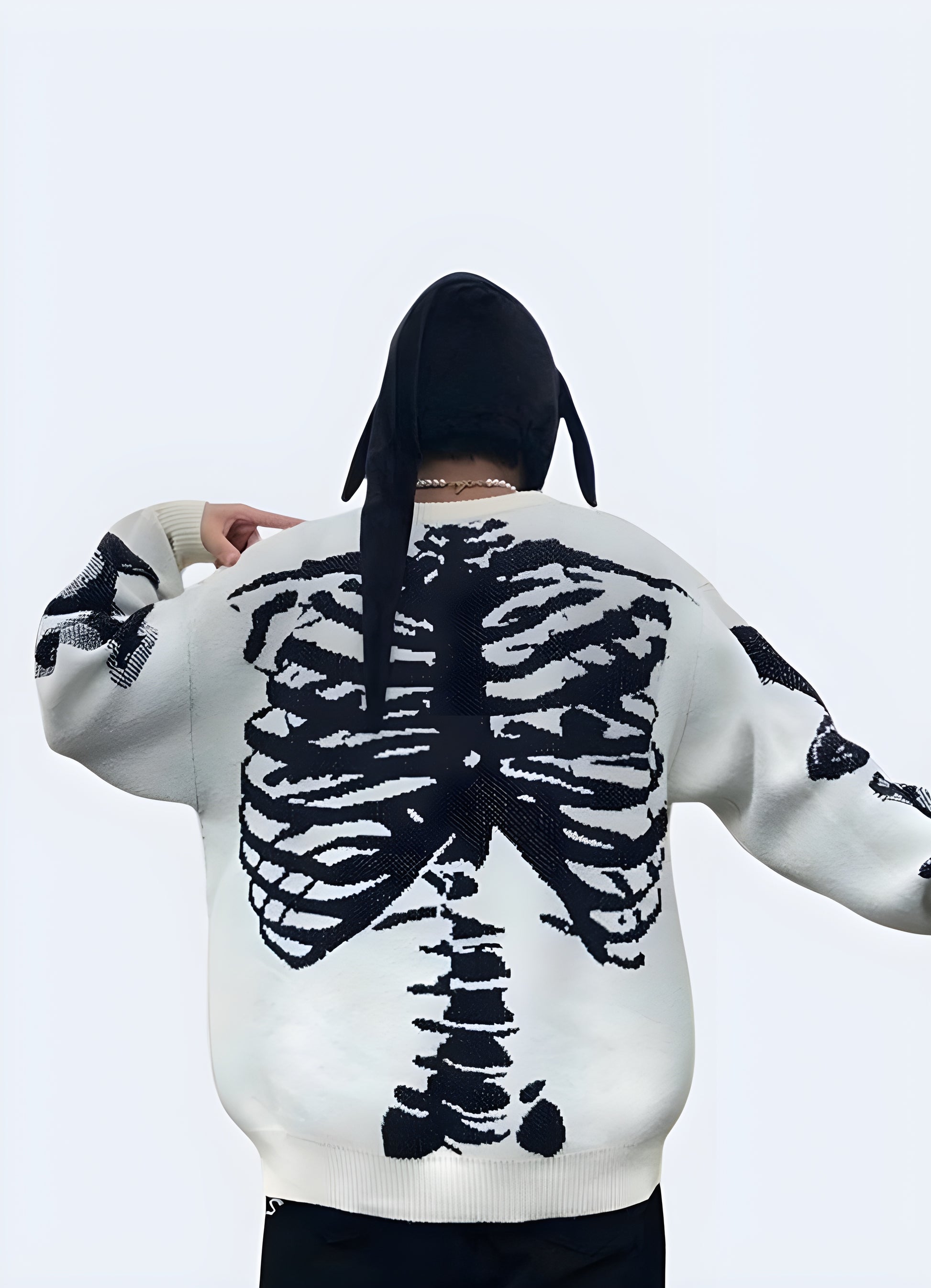 Elastic on the ends of the sleeves skeleton sweater white.