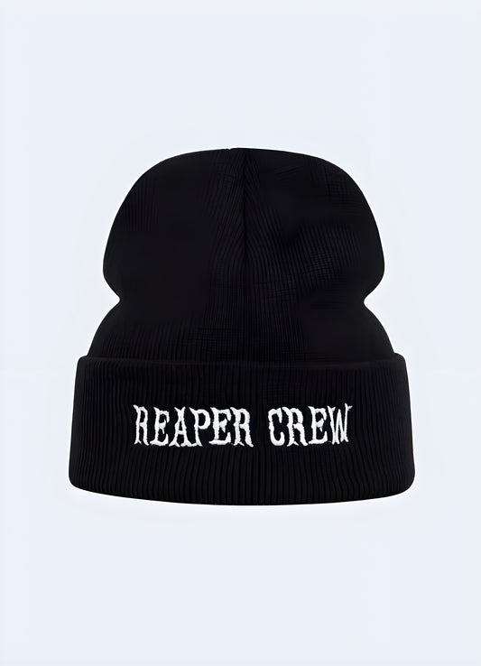 This beanie is the perfect accessory to complement the vigor of skateboarding or other outdoor activities.