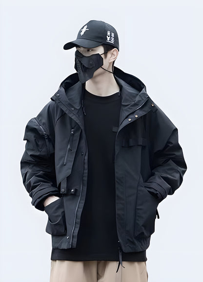This regular-fit techwear raincoat is built for layering and all-day versatility. The sleek back design blends style and function for a clean, urban look. A smart choice for modern city wear.