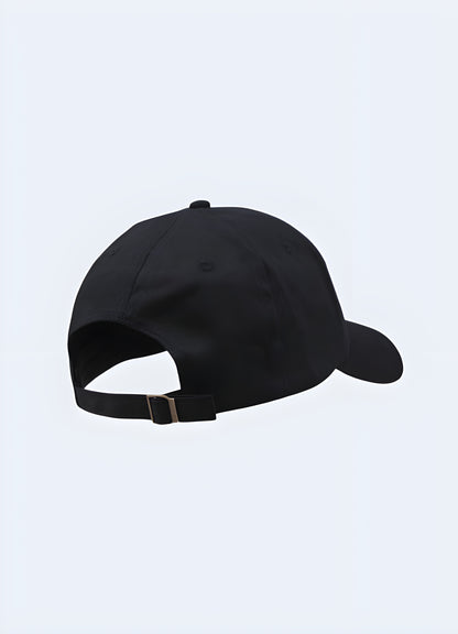 Iconic uchiha clan logo plastic snapback closure.