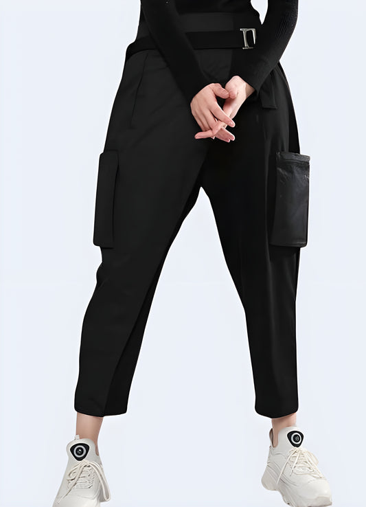 These women techwear pants are the perfect addition to any wardrobe.