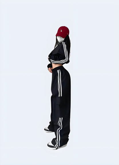Slouchy tapered fit womens streetwear pants.